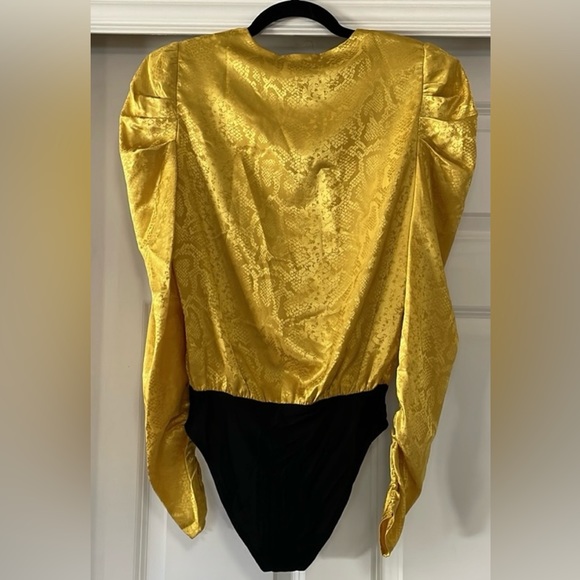 NWT WAYF Yellow Silky Snake Print Bodysuit XS - Picture 7 of 16